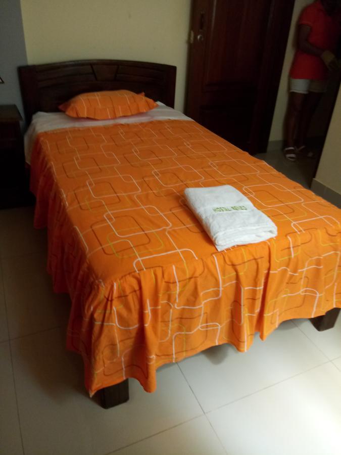 Hospedaje Renzo Tarapoto Exterior photo